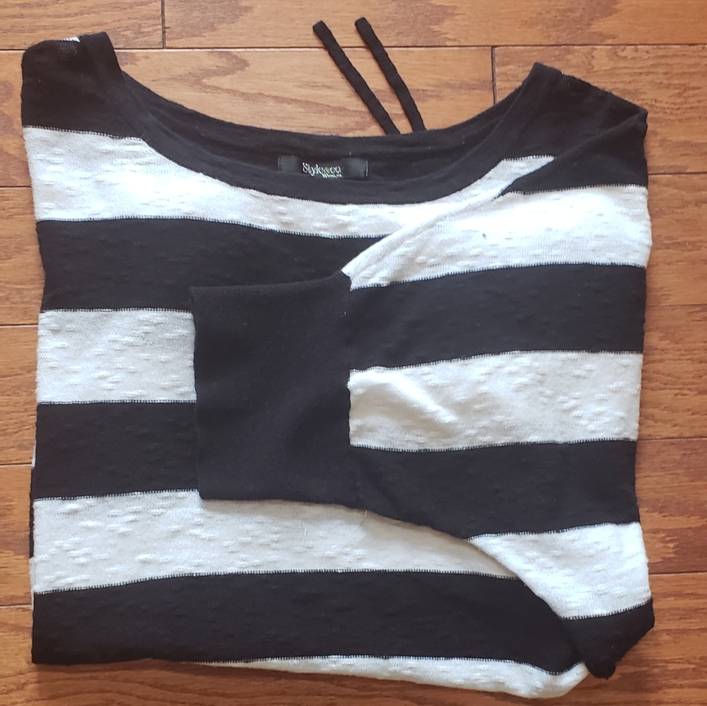NWOT! Black and White Ruched Sweater! 1X